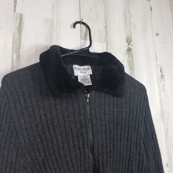 Plaza south gray, black wool blend sweater MP - Picture 2 of 12